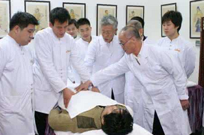 术后腹痛苦不堪言 针灸理疗成功解除肠梗阻