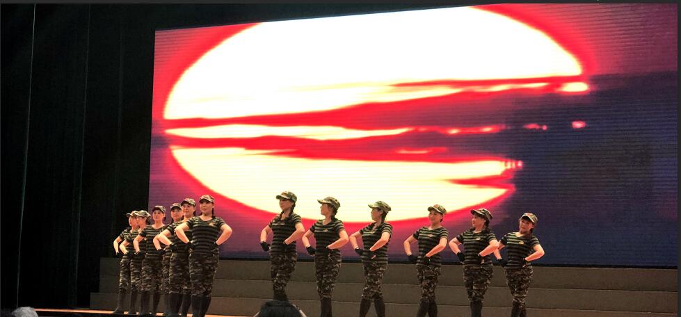 不忘初心跟党走 携手共迎军运会